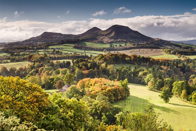 1 Day Alnwick Castle, Holy Island & Scottish Borders - Alnwick Castle, Hogwarts, and the main event