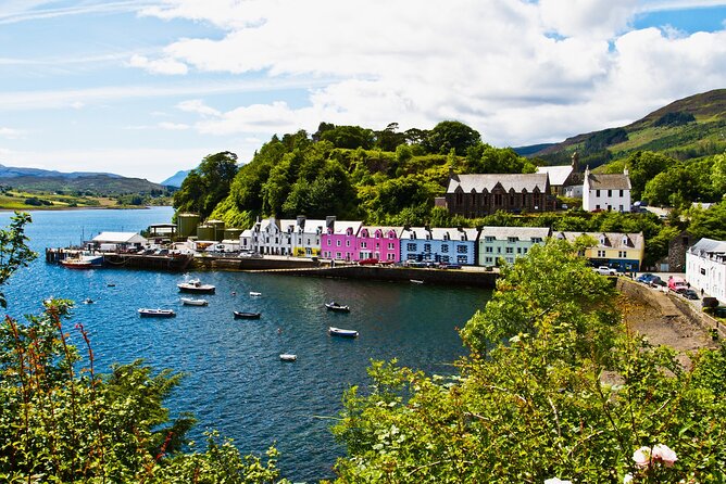 3 Day - Isle of Skye, Loch Ness & Glenfinnan Tour from Glasgow - Glenfinnan Viaduct and the road to Skye