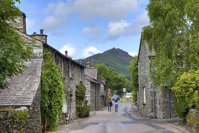 3-Day Lake District Explorer Small-Group Tour from Edinburgh - The mini-coach, walking, and daily comfort