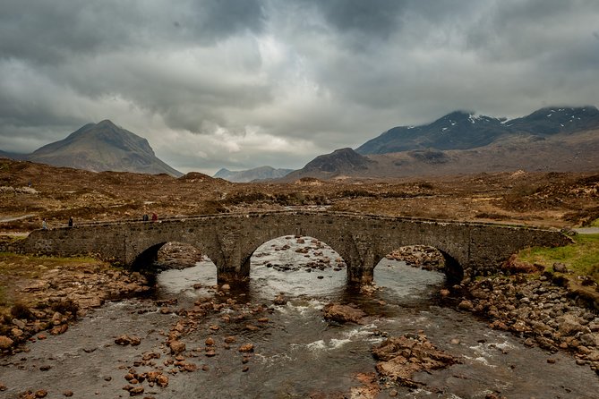 4-Day Isle of Skye and Highlands Small-Group Tour from Edinburgh - Coach comfort, lodging, and what your money buys