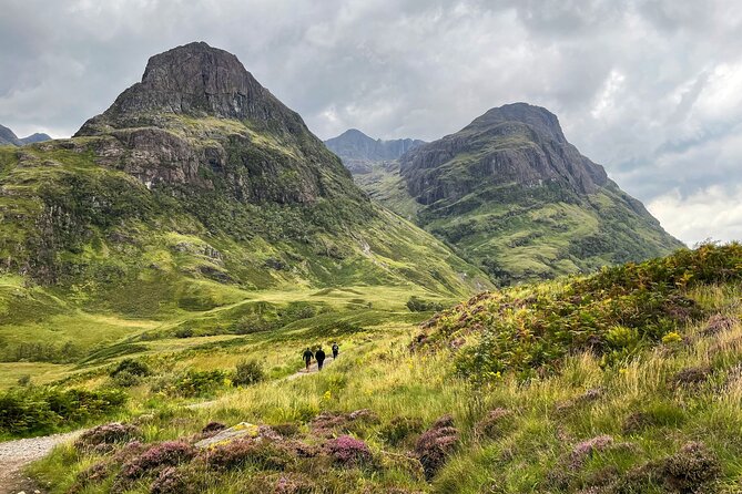 4-Day Isle of Skye & Jacobite Steam Train (train ride included) - Day two: Loch Ness and the castle at Eilean Donan
