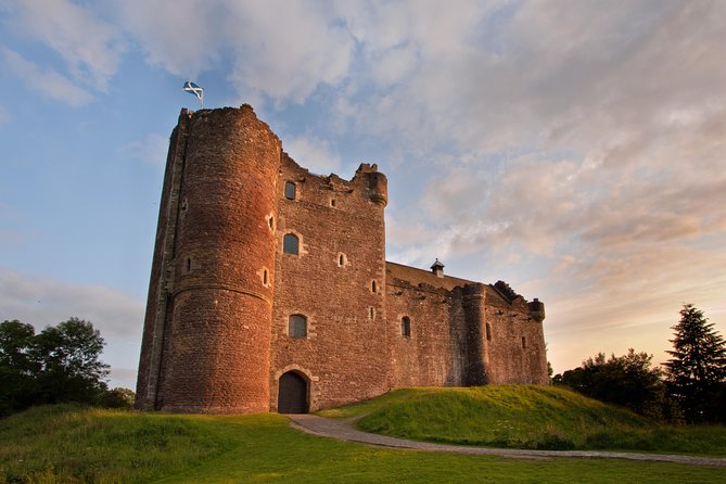 4-Day Outlander Trail Tour from Edinburgh Including Admissions - Day three: Culloden, Clava Cairns, and Highland village life