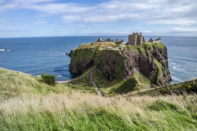 4-Day Scottish Castles Experience Small-Group Tour from Edinburgh - Day two: Fraser and Crathes in Aberdeenshire