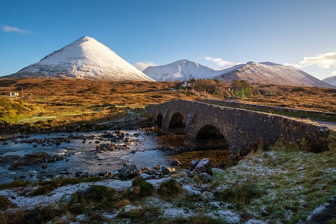 5-Day Isle of Skye, Loch Ness & Inverness From Edinburgh - Day one: from the Kelpies to Oban through Glencoe