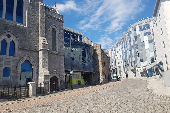 500 Years of Crime and Punishment: A Self-Guided Audio Tour - The Mercat Cross and a royal treason story