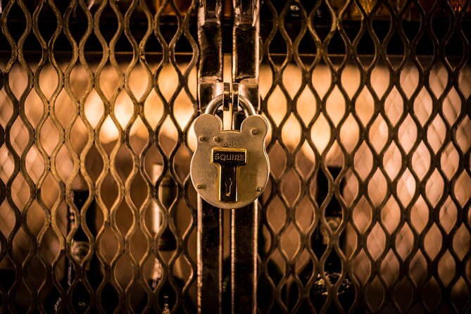 90min Underground Whisky Tasting in Edinburgh's Old Town - Entering Edinburgh’s underground Old Town