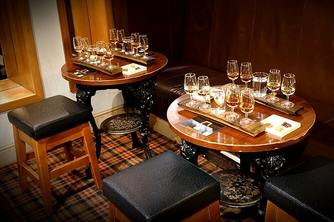 Afternoon Whisky Tasting in a Traditional Edinburgh Bar - The most useful lesson: learning what to buy