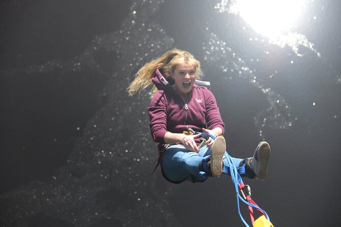 Bungee jump from 40 meters in the stunning valley of Killiecrankie, Scotland - What happens at Garry Bridge