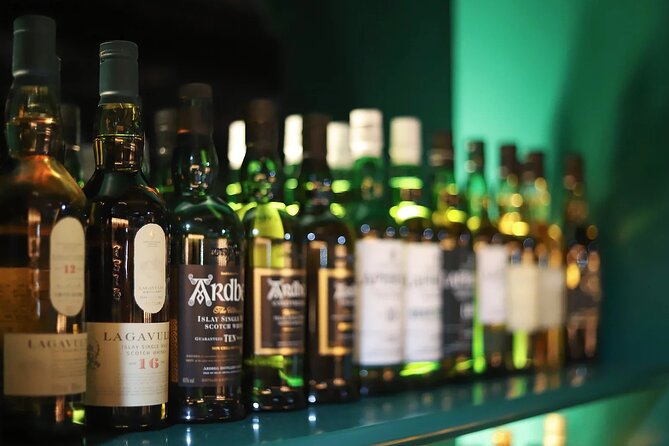 Cellar Of Scotland Walking Tour, taste Edinburgh's finest drinks - Moving from New Town into Edinburgh Old Town