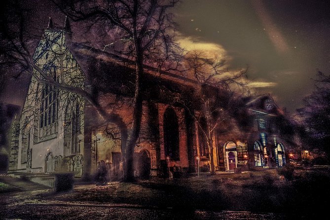 City of the Dead Haunted Graveyard Tour - The old closes and alleyways