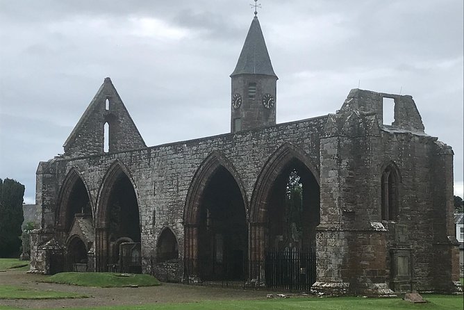 Culloden Battlefield, Clava Cairns and Loch Ness, Urquhart Castle - Beauly Priory adds a small village stop