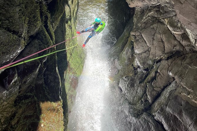 Discover Canyoning in Dollar Glen - Who will enjoy this half-day adventure