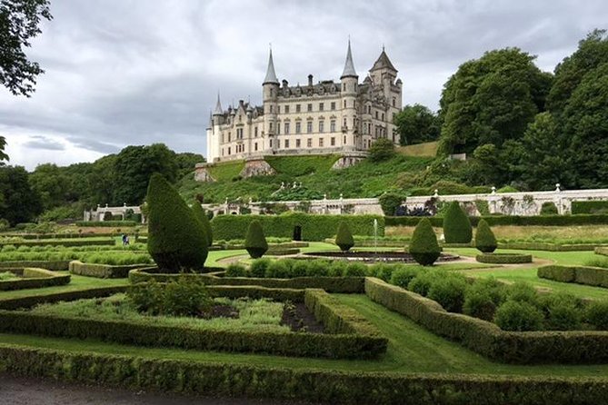Dunrobin Castle and Glenmorangie Distillery - Local Private Tour - Dunrobin Castle and the Birds of Prey