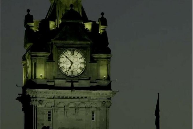 Edinburgh 2 Hour Nighttime Ghost Tour Italian Tour Guide - Old Calton Burial Ground and Its Unusual Monuments