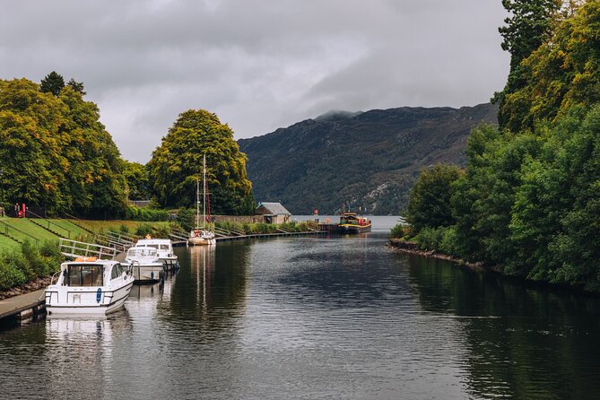 Edinburgh: 3-Day Wild Skye & Loch Ness Hunter Tour with Hostel - Day three: the Commando Monument, Glencoe, and the Kelpies