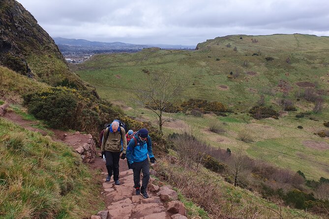 Edinburgh: Arthur's Seat Hike with Local Guide - Meeting beside Holyrood Palace at 10 a.m.