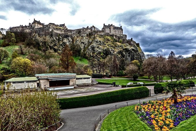 Edinburgh Castle Guided Tour - Tickets Included - Why the castle works better with a guide