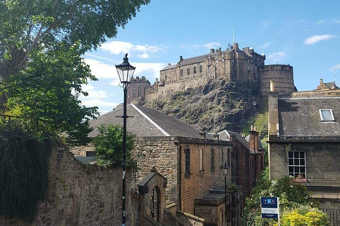 Edinburgh Castle Guided Walking Tour in English - The weather matters more than you might expect