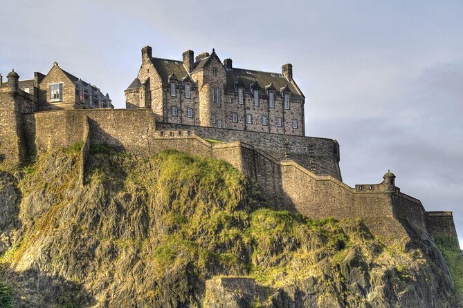 Edinburgh Castle: Guided Walking Tour with Entry Ticket - Key points to know before booking