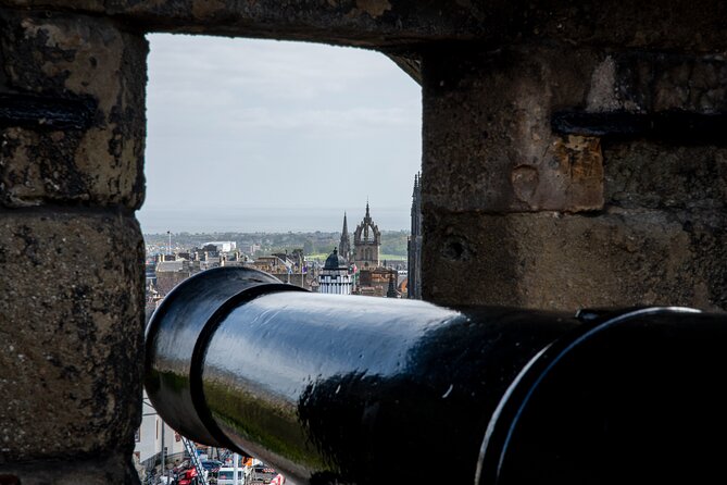 Edinburgh Castle: Guided Walking Tour with Entry Ticket - Weather is the biggest practical risk