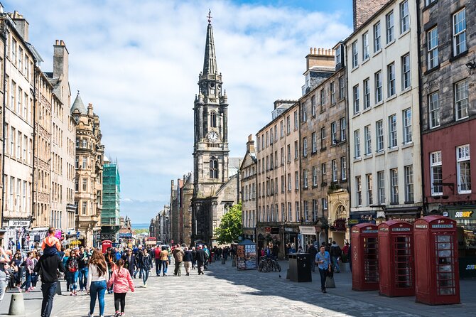 Edinburgh Castle & Old Town Small Group Guided Tour - Why this three-hour walk works as an Edinburgh introduction