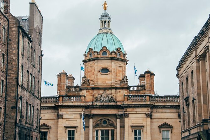 Edinburgh Castle & Old Town Small Group Guided Tour - Victoria Street and the street with more than meets the eye