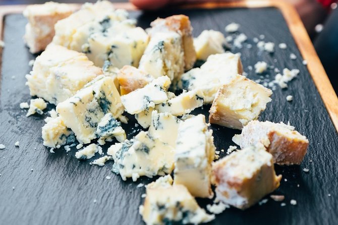 Edinburgh Cheese Crawl : Guided Food Tour - The first cheese stop is usually the strongest