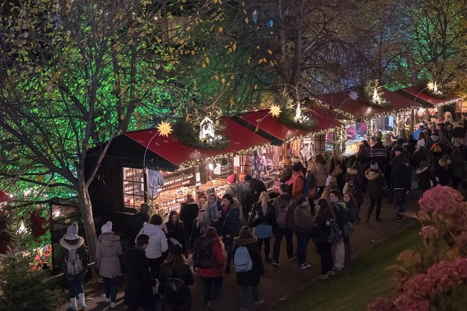 Edinburgh Christmas Tour, Highlights & Hidden Gems with a Local - Finishing in a local pub