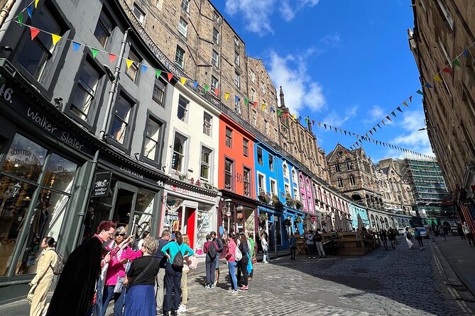 Edinburgh City 4 Hour Private Guided Taxi Tour - Victoria Street and the Grassmarket