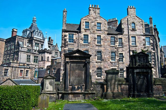 Edinburgh Darkside Walking Tour: Mysteries, Murder and Legends - Canongate Kirkyard and a quieter Old Town stop