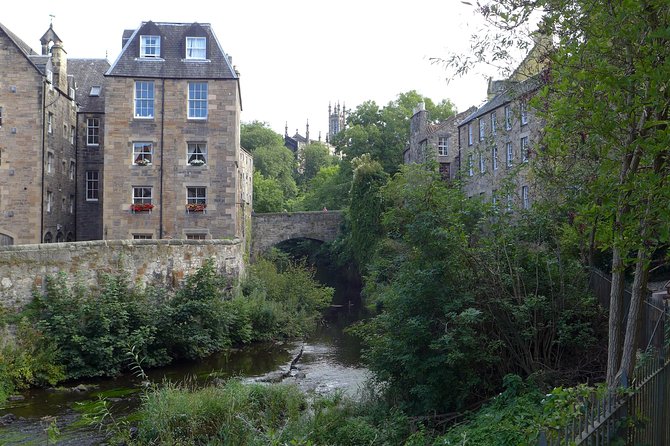 Edinburgh: Dean Village Circus Lane Walking Tour with a Local - Princes Street Gardens and the final city view