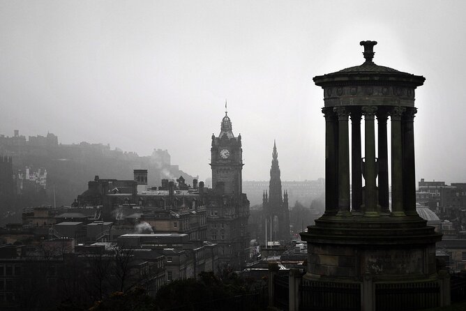 Edinburgh Ghost Tour: Mysteries, Legends and Murders - Ghost stories, murder tales, or a historical night walk?