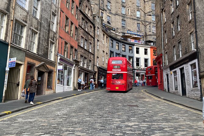 Edinburgh Half Day Guided Private Tour in a Premium Minivan - Edinburgh Old Town: plague, fire, and medieval streets