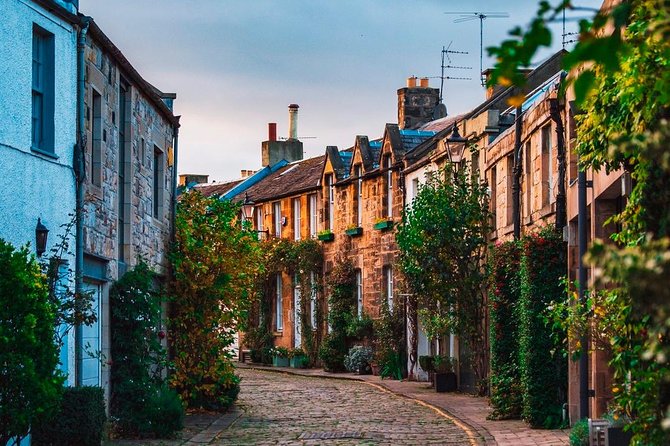 Edinburgh Half Day Tour (Private Chauffeur) - Grassmarket: stories below the castle
