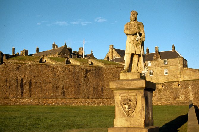 Edinburgh: Loch Lomond, Stirling Castle and the Kelpies Day Tour - Life on the coach