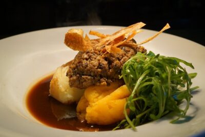 Edinburgh Luxury Private Food & Drink Tour with Eat Walk Tours