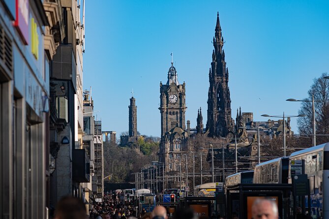 Edinburgh Old Town: Historical Guided Walking Tour - Stories, legends, and details along the way