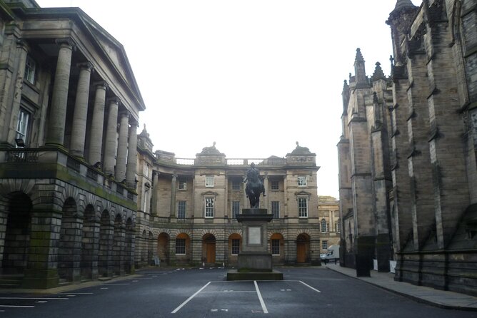 Edinburgh Old Town Private Self-Guided Tour - Grassmarket, executions, and Edinburgh’s darker stories