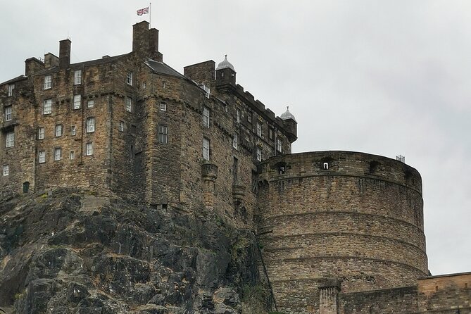 Edinburgh Old Town Private Self-Guided Tour - Writers, monuments, and Edinburgh’s literary side