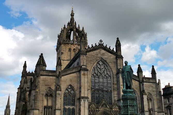 Edinburgh Old Town Private Self-Guided Tour - What the $12.26 price really gets you