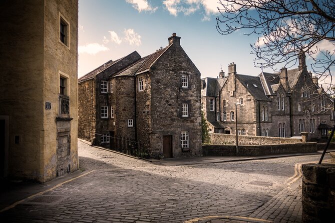 Edinburgh: Old Town's Highlights Walking Tour - Why the guide can make or break the experience