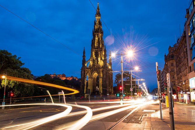 Edinburgh Photography Masterclass - Private Photography Lesson - Night portraits, flash, and light painting