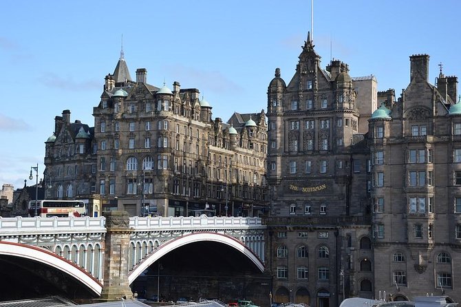 Edinburgh Private Tour with a Local - Highlights & Hidden Gems - What the guides add to the day