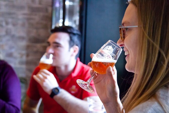 Edinburgh: Pubs & History Walking Tour with Beer Tasting - Starting at St Giles’ Street
