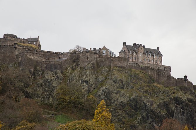 Edinburgh Skip-the-Ticket-Line Castle Walking Tour - The National War Museum of Scotland
