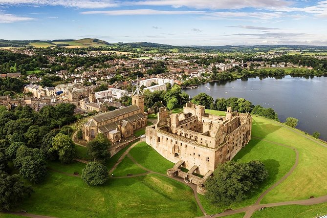 Edinburgh: The Outlander, Palaces & Jacobites Tour - Midhope Castle and the seasonal route change