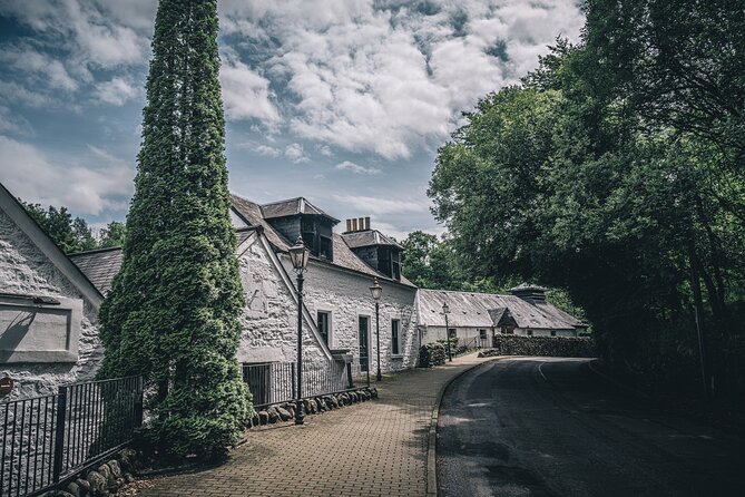 Edinburgh: The Ultimate Whisky Experience Tour - Dewar’s Aberfeldy: a two-hour introduction to whisky making