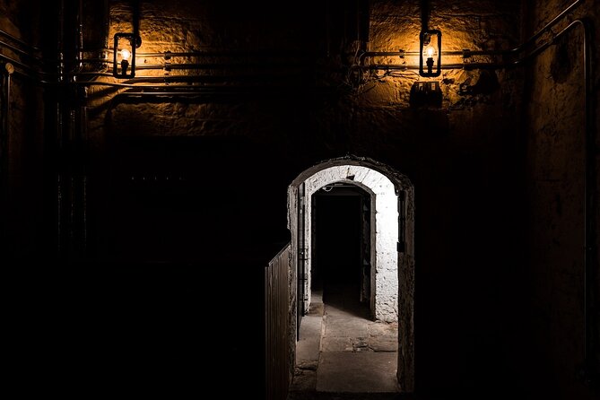 Edinburgh: Witches & Haunted History Walking Tour - Why this witch tour adds something different to Edinburgh