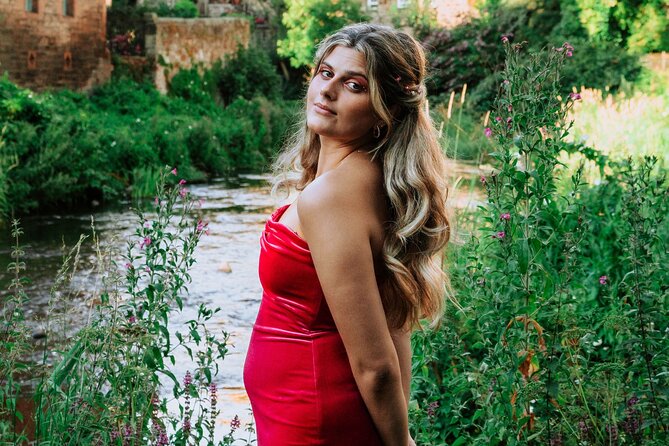 Elegant Professional Private Photoshoot Tour in Edinburgh - St. Bernard’s Well and Circus Lane: the most detailed photographs
