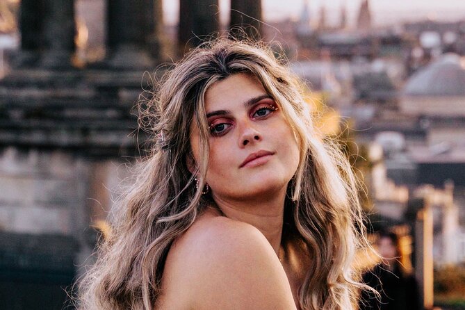 Enchanted Professional Private Photoshoot Tour in Edinburgh - Grassmarket and the 150 steps to the Vennel